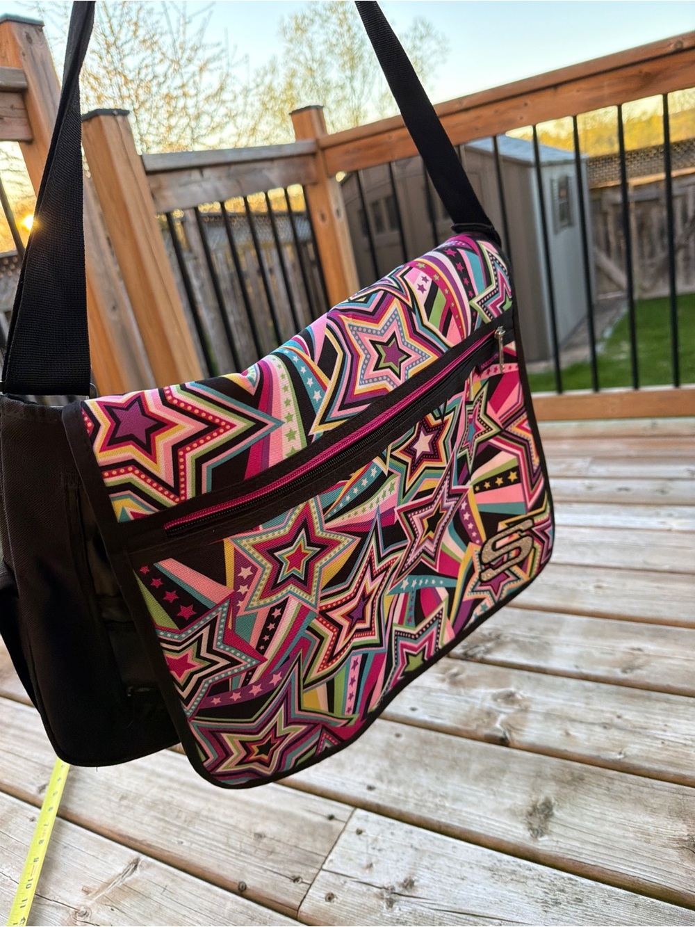 Skechers Star Print Messenger Bag Laptop School Crossbody Pink Black - Picture 10 of 12
